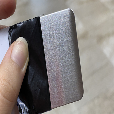 EN Ss304 صفيحة الفولاذ المقاوم للصدأ الملونة الصفيحة المعدنية الشعر النهاية 0.8mm مطاط بارد 1000 * 2000mm