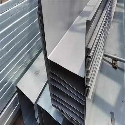 304 الفولاذ المقاوم للصدأ تسقيف مزراب 2.5 مم سمك ASTM القياسية المدرفلة على البارد مربع مزراب أنواع مخصصة