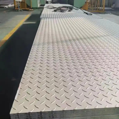 ASTM 316 أوراق الفولاذ المقاوم للانزلاق مضادة للنزلق 1400 * 6000mm الحجم 0.65mm 0.75mm سمك 2B مبنى مرحاض