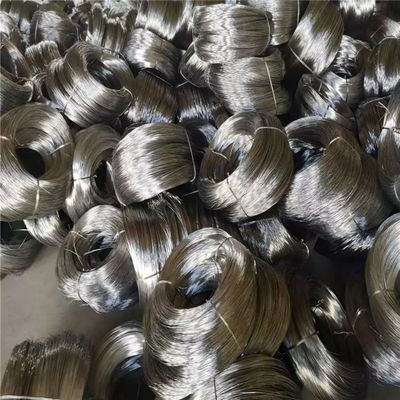 لفائف أسلاك الفولاذ المقاوم للصدأ ذات تشطيب لامع، معالجة بالصلب، الدرجات 201، 304، 410، 420، 430، 316، 321، 904، 2205، 2507